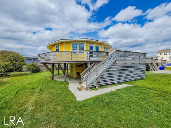 Round House At The Beach - Image 2