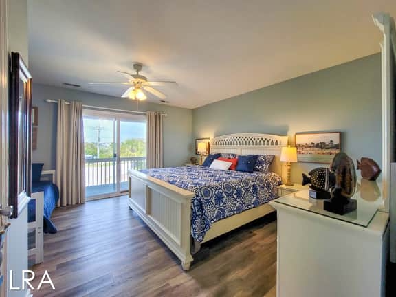 223 Turtle Cove - C-Notes